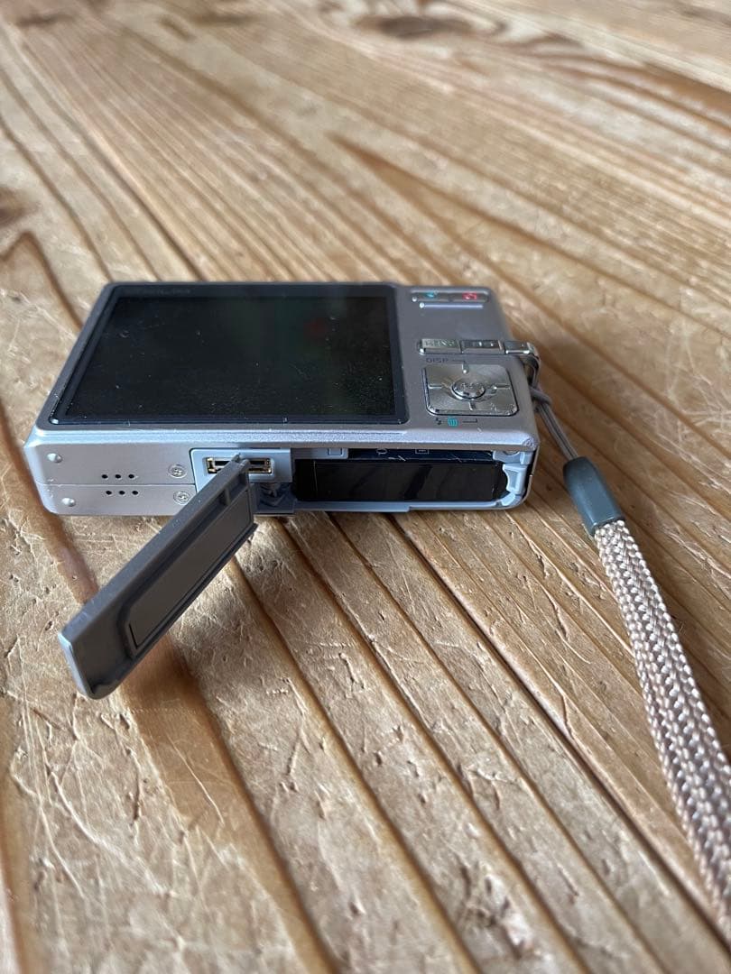 【値下】CASIO EXILIM5.0メガピクセルコンパクトデジタルカメラ