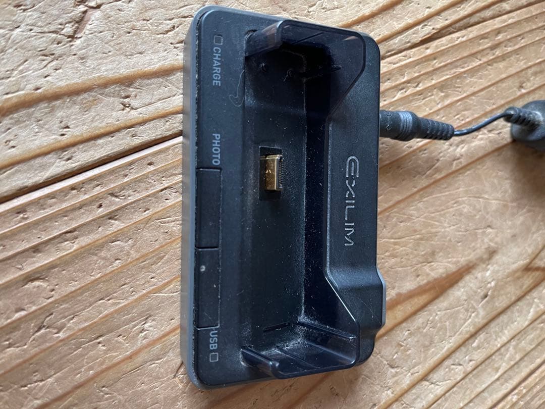 【値下】CASIO EXILIM5.0メガピクセルコンパクトデジタルカメラ