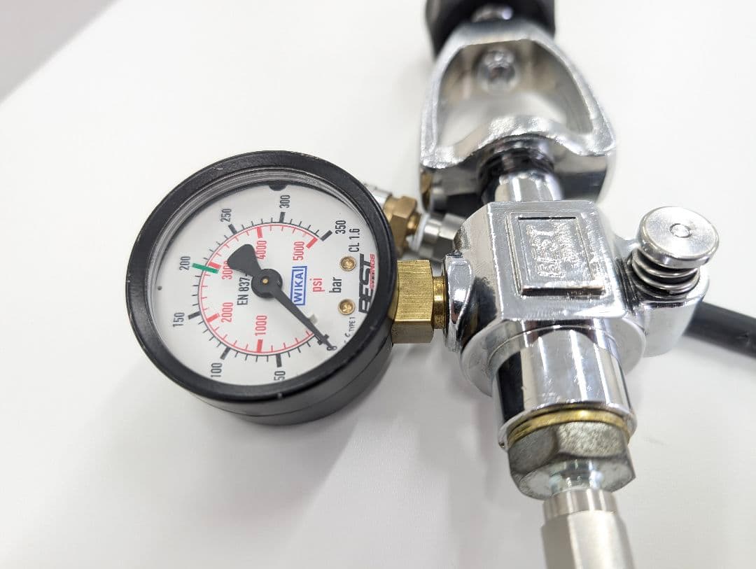 ボンベアダプター