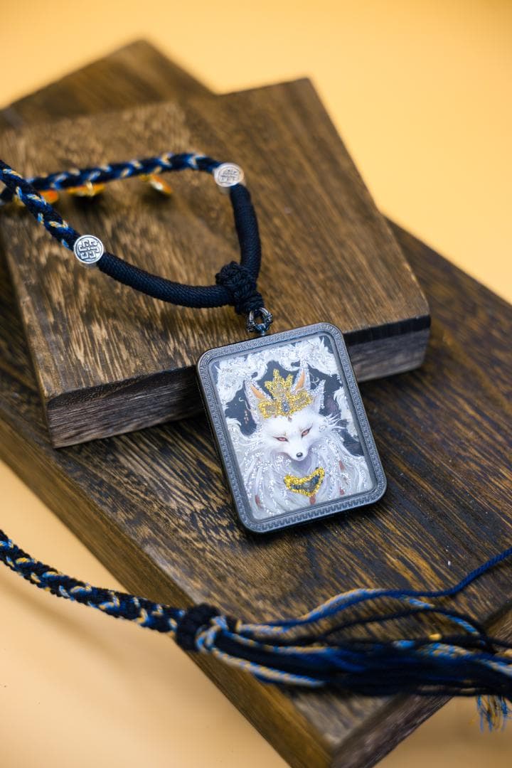 狐のイラスト ペンダント ネックレス九尾狐タンカーペンダント