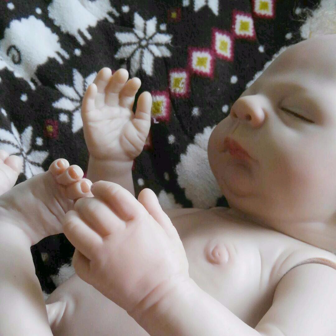 タイムセール⭐もうしません!リボーンドール　恥ずかしがりやの赤ちゃん