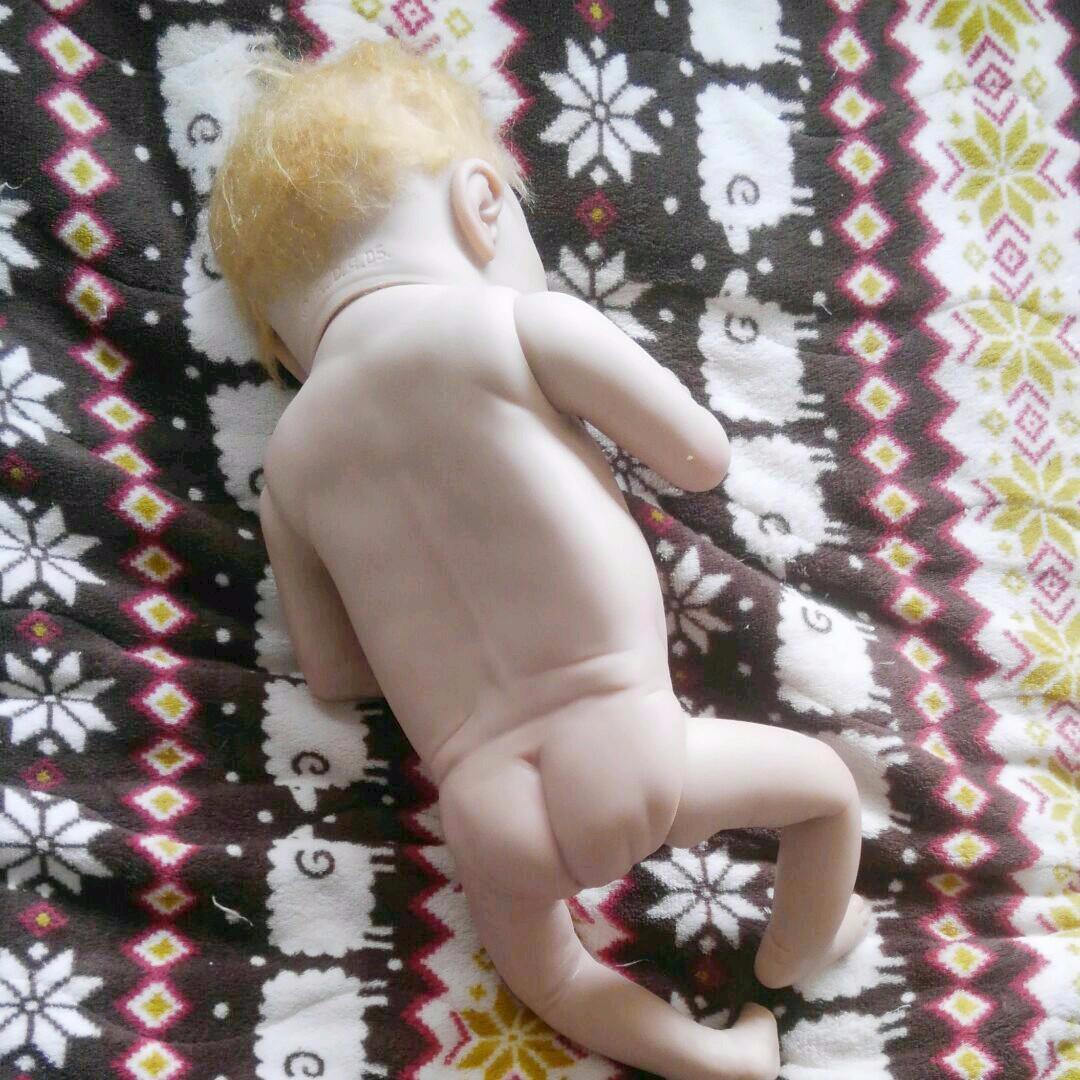 タイムセール⭐もうしません!リボーンドール　恥ずかしがりやの赤ちゃん