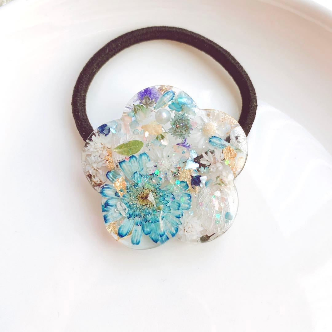レジンヘアゴム　お花　ブルー　大ぶり　ほわほわ　ホワイト　金箔　シェル　天の川