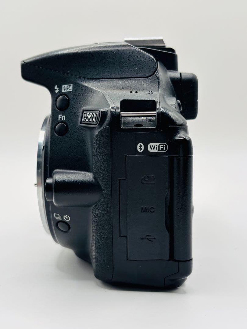 【訳あり】Nikon D5600 デジタル一眼レフカメラ【動作確認済】