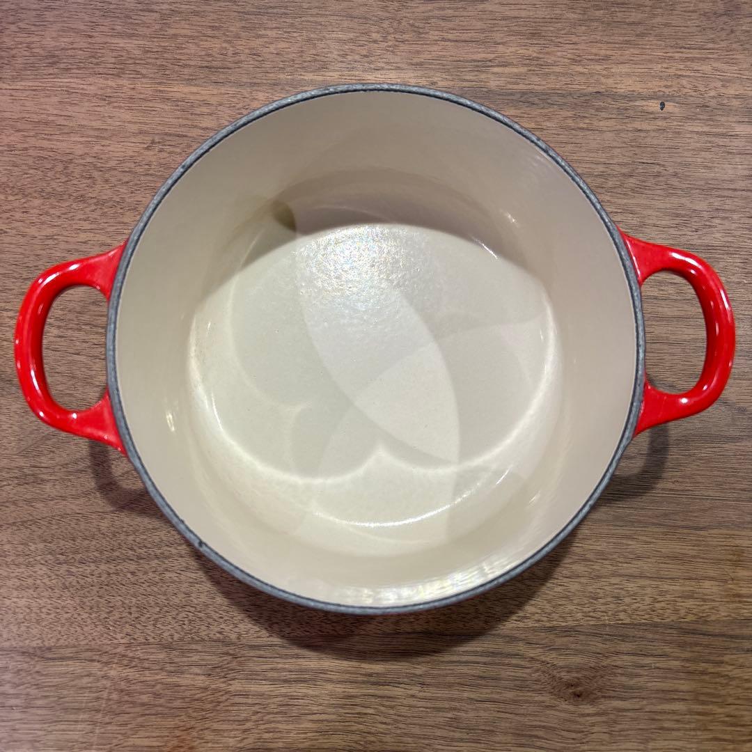LE CREUSET 両手鍋 18cm チェリーレッド　ココット