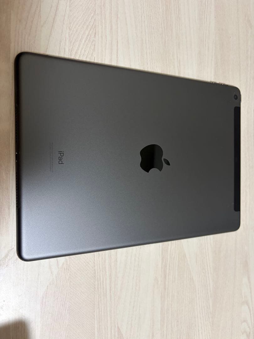 iPad (第7世代) 画面ひび割れ