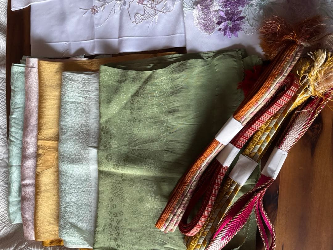 和装小物17点セット　刺繍半衿、帯揚げ、帯締め