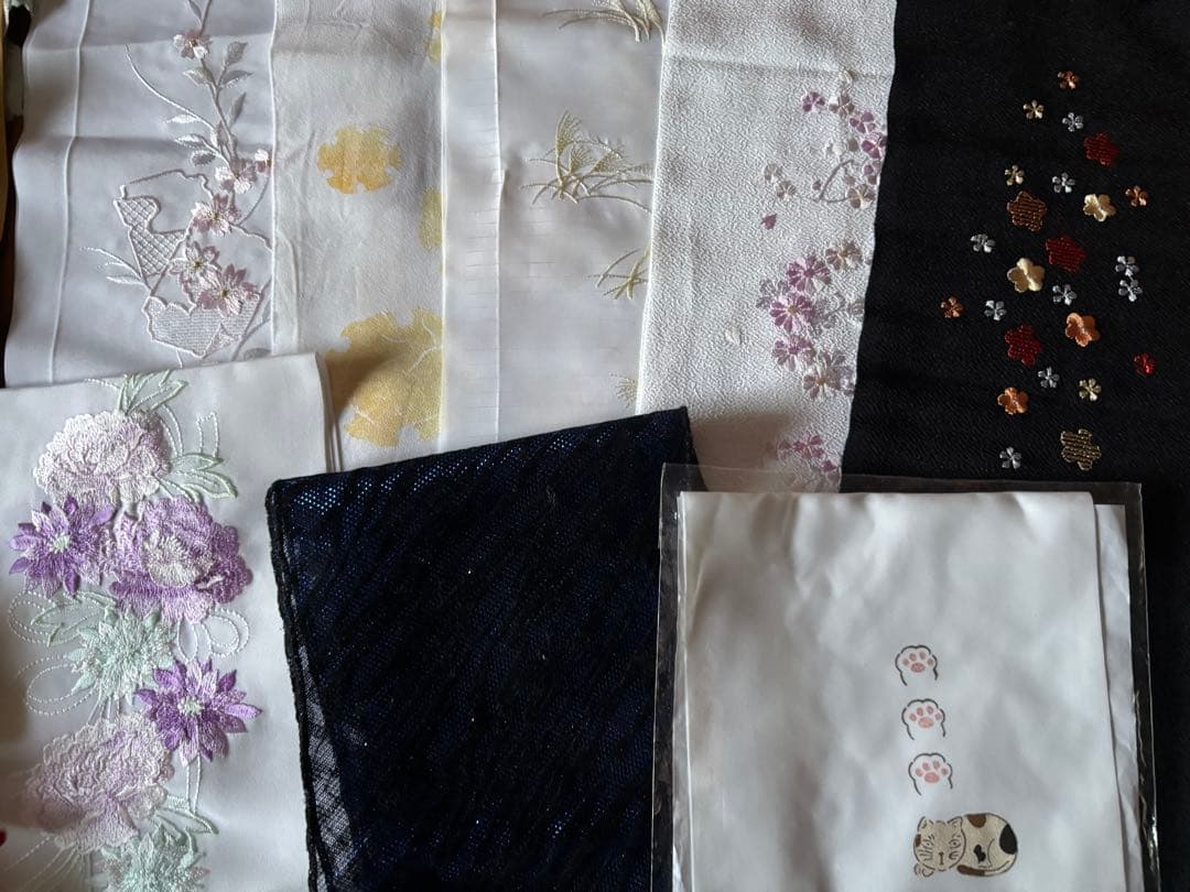 和装小物17点セット　刺繍半衿、帯揚げ、帯締め