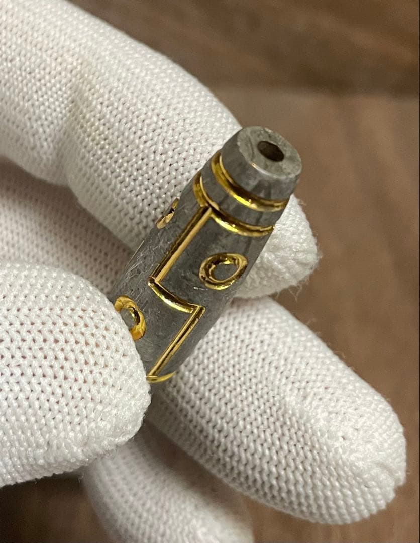 処分価格　希少　アルタイ隕石　九眼天珠　約46mm 23g