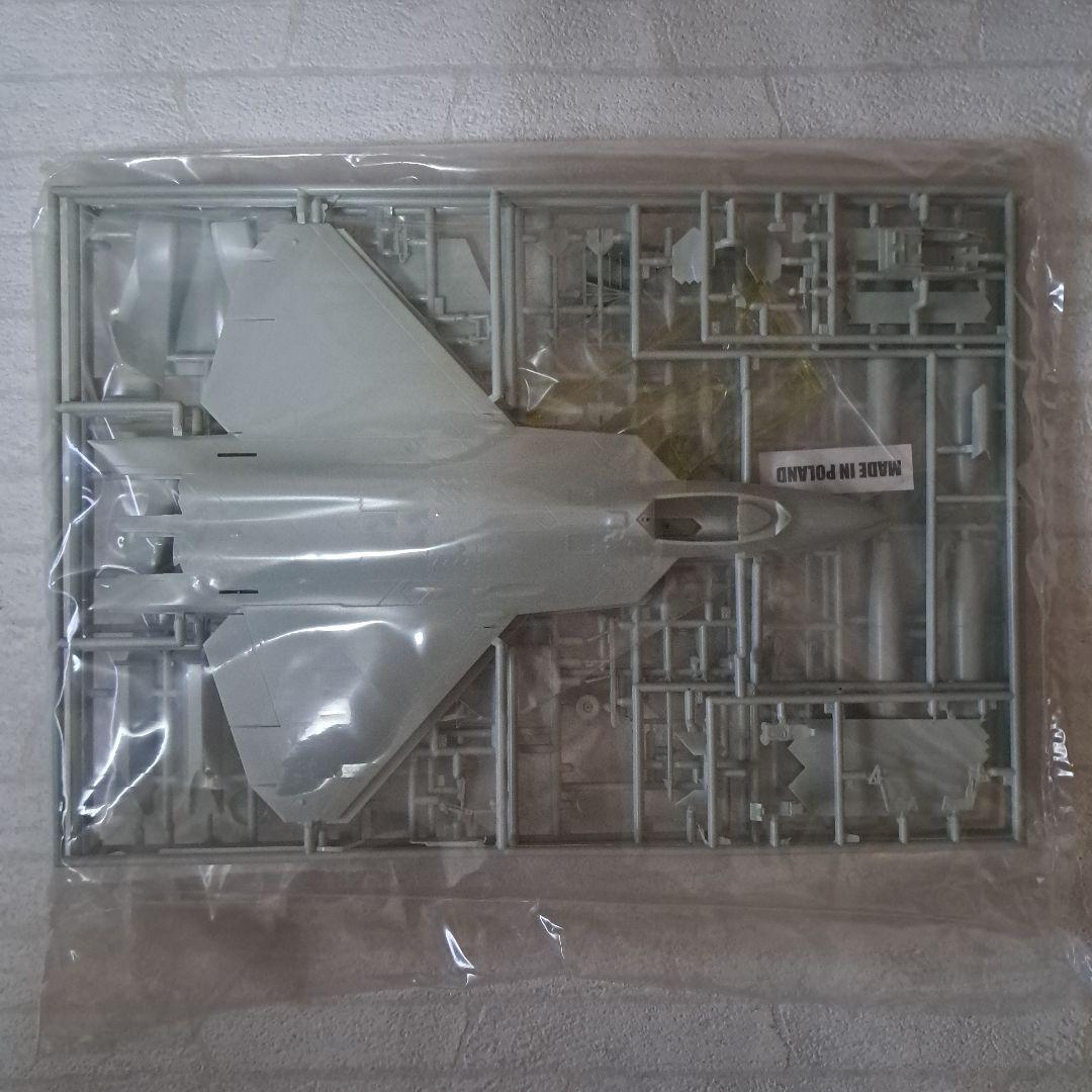 【限定版】1/72　F-22 Raptor \"MOBIUS 1\"