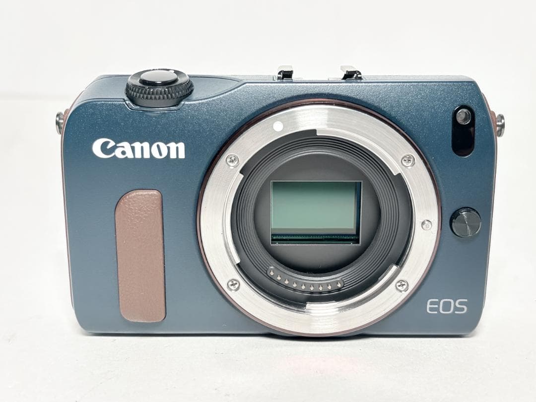 元箱付き 極上品 キヤノン EOS M ボディ ベイブルー