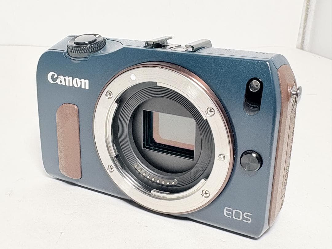 元箱付き 極上品 キヤノン EOS M ボディ ベイブルー