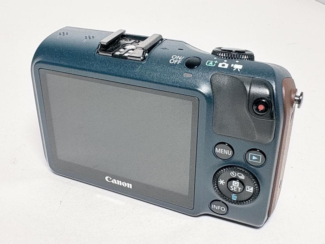 元箱付き 極上品 キヤノン EOS M ボディ ベイブルー