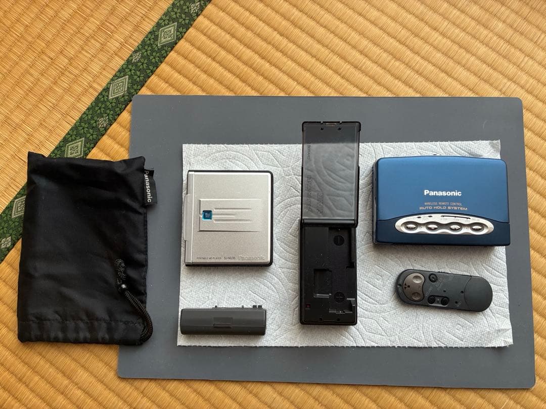 パナソニック　①MDプレーヤー SJ-MJ35②カセットプレーヤー RQ-S95