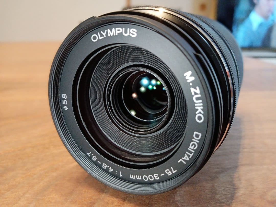 【レンズプロテクター付】 OLYMPUS 75-300mm II ED MSC