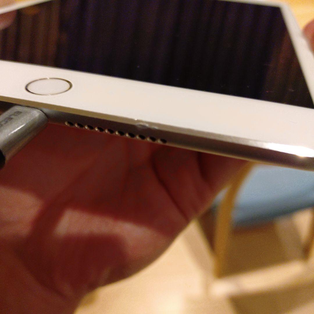 Apple iPad mini 4世代　7.9インチ シルバー 本体