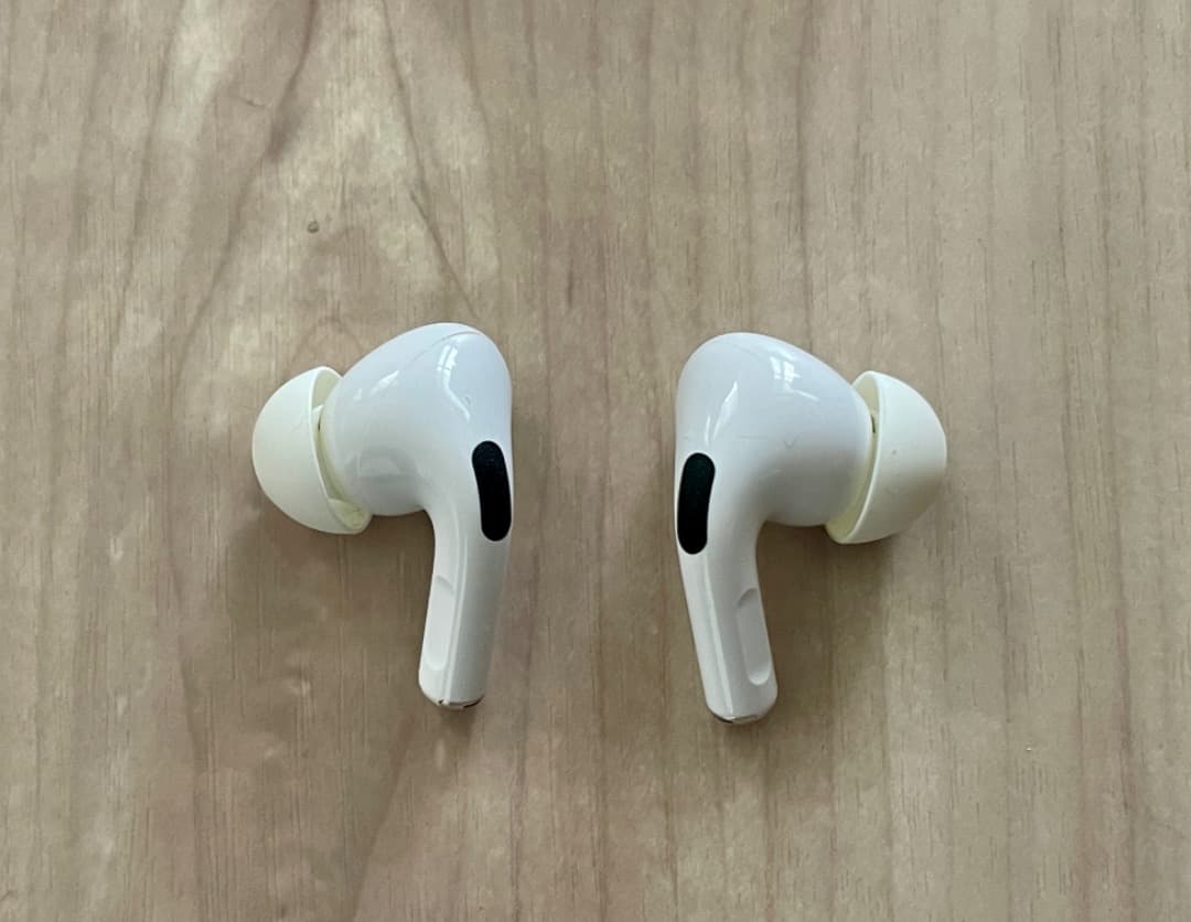 Air Pods Pro 第一世代　別売ケースおまけ付き