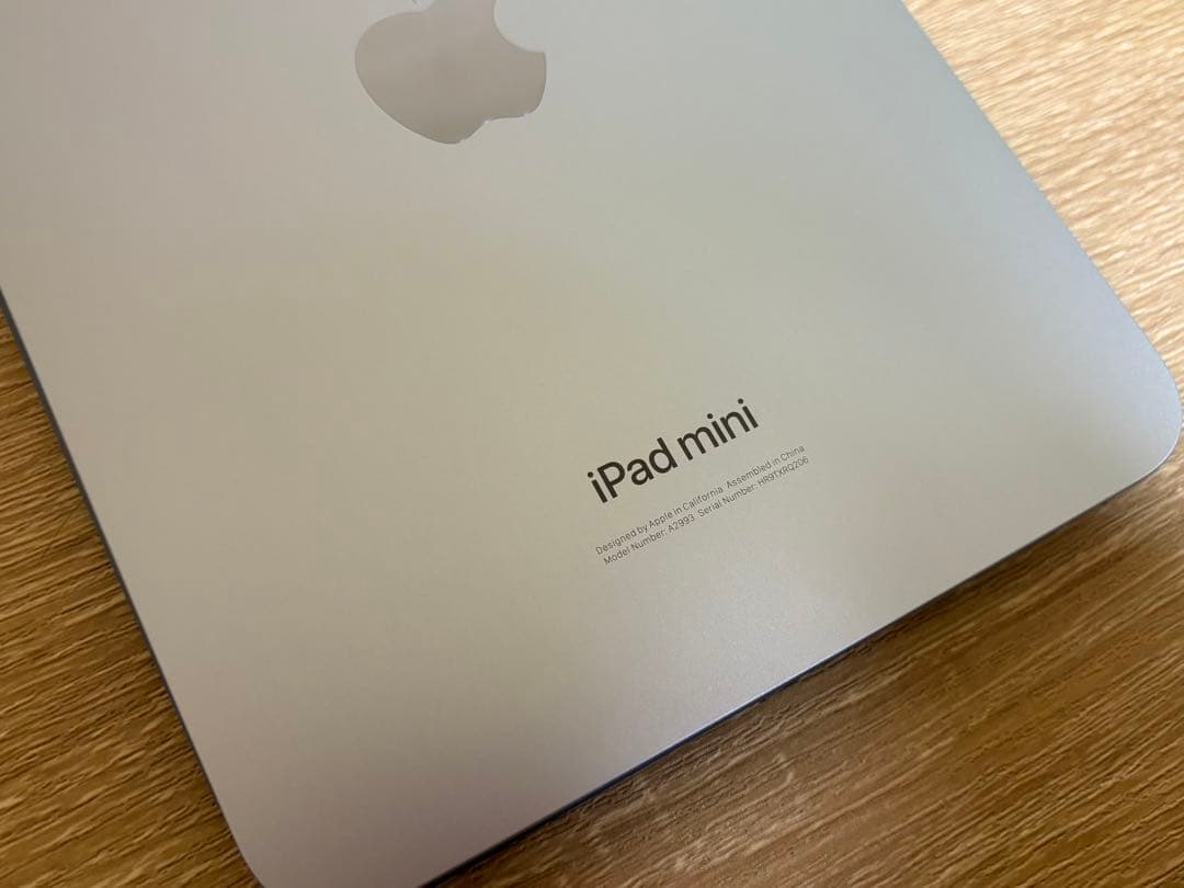 超美品 iPad mini 第7世代 本体＋純正Smart Folioつき