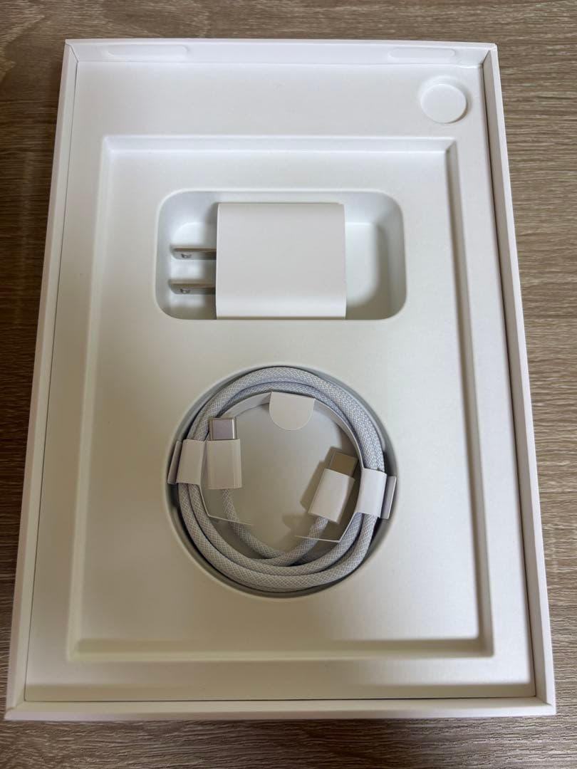 超美品 iPad mini 第7世代 本体＋純正Smart Folioつき