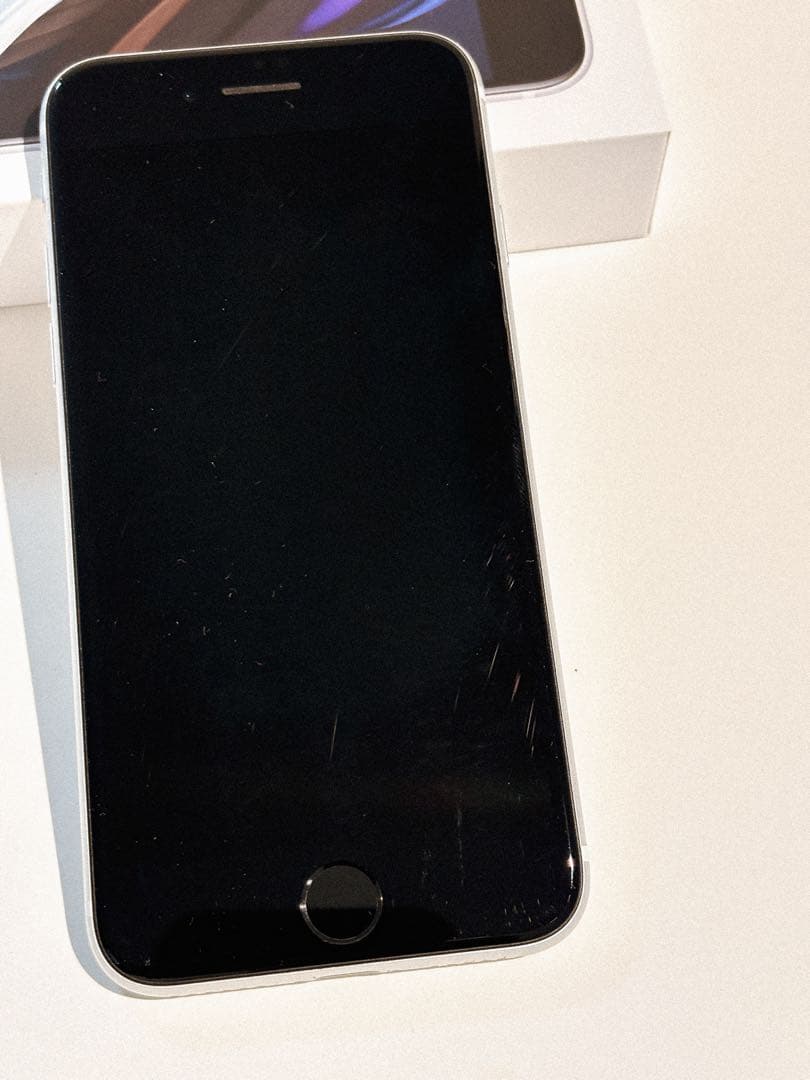 Apple iPhone SE (第2世代) ホワイト 64gb