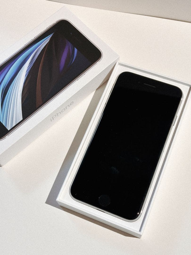Apple iPhone SE (第2世代) ホワイト 64gb