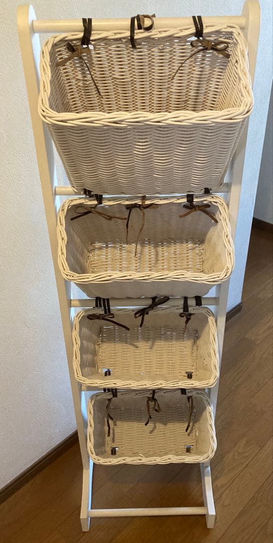 ラタン製 ホワイト 収納ラック 4バスケット付