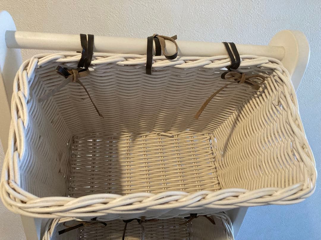 ラタン製 ホワイト 収納ラック 4バスケット付