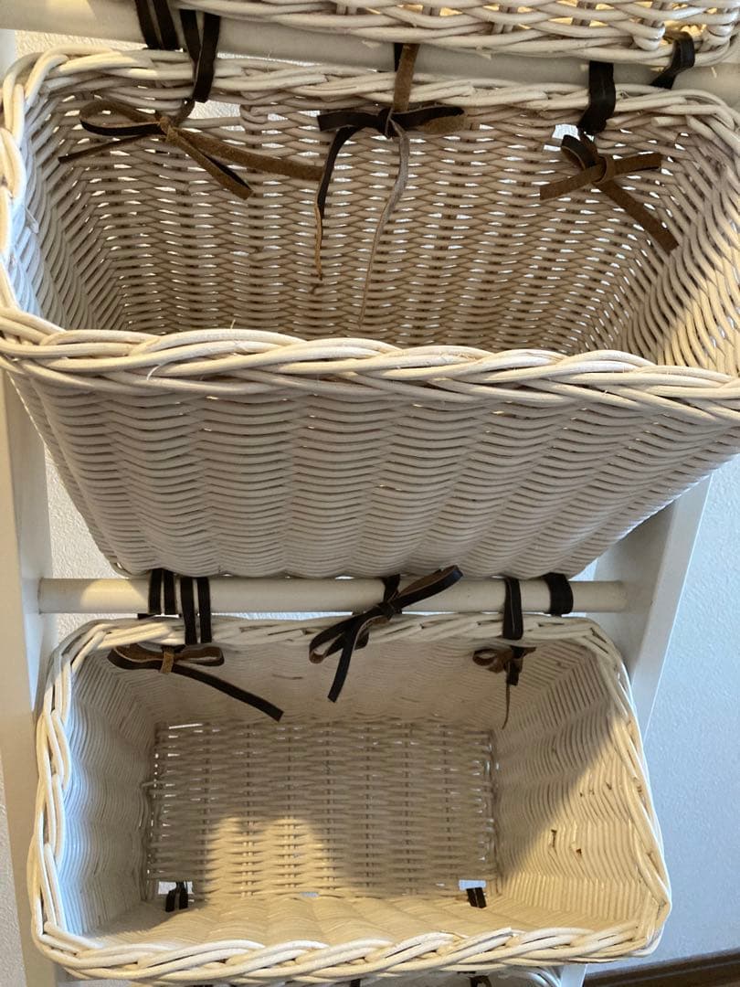 ラタン製 ホワイト 収納ラック 4バスケット付