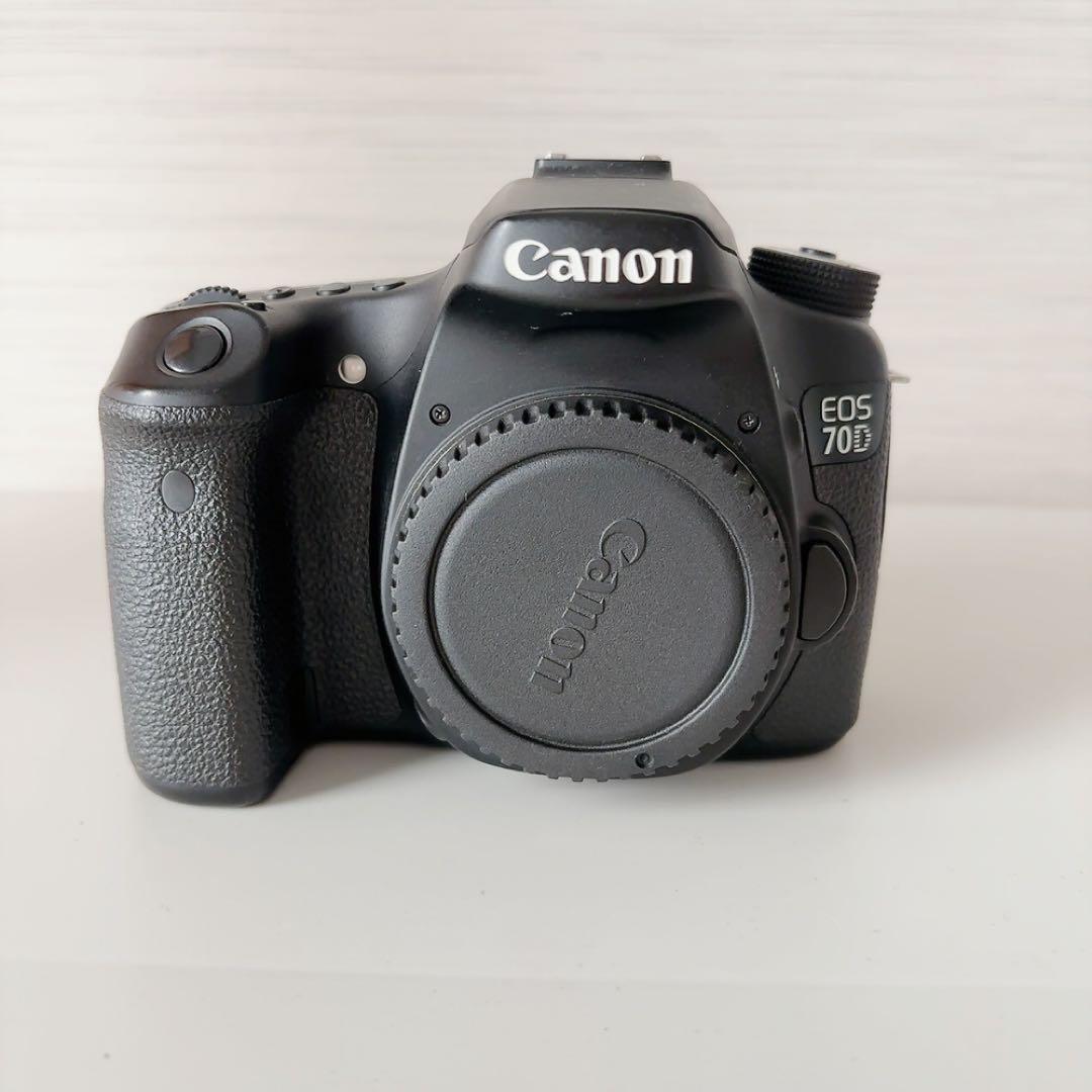 Canon EOS 70D ダブル ズーム レンズキット 一眼レフカメラ