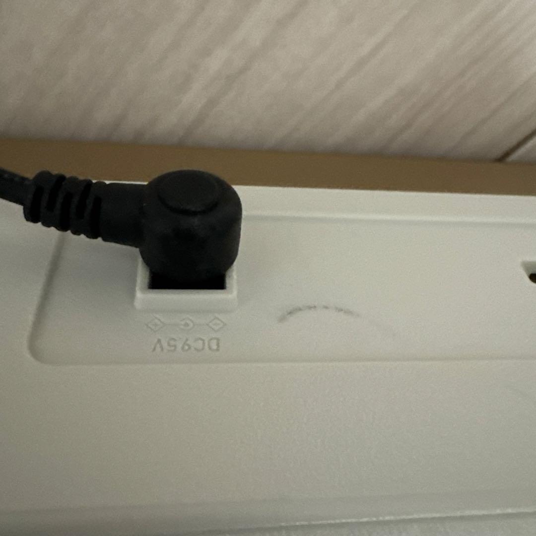 CASIO ホワイト電子キーボードLK526