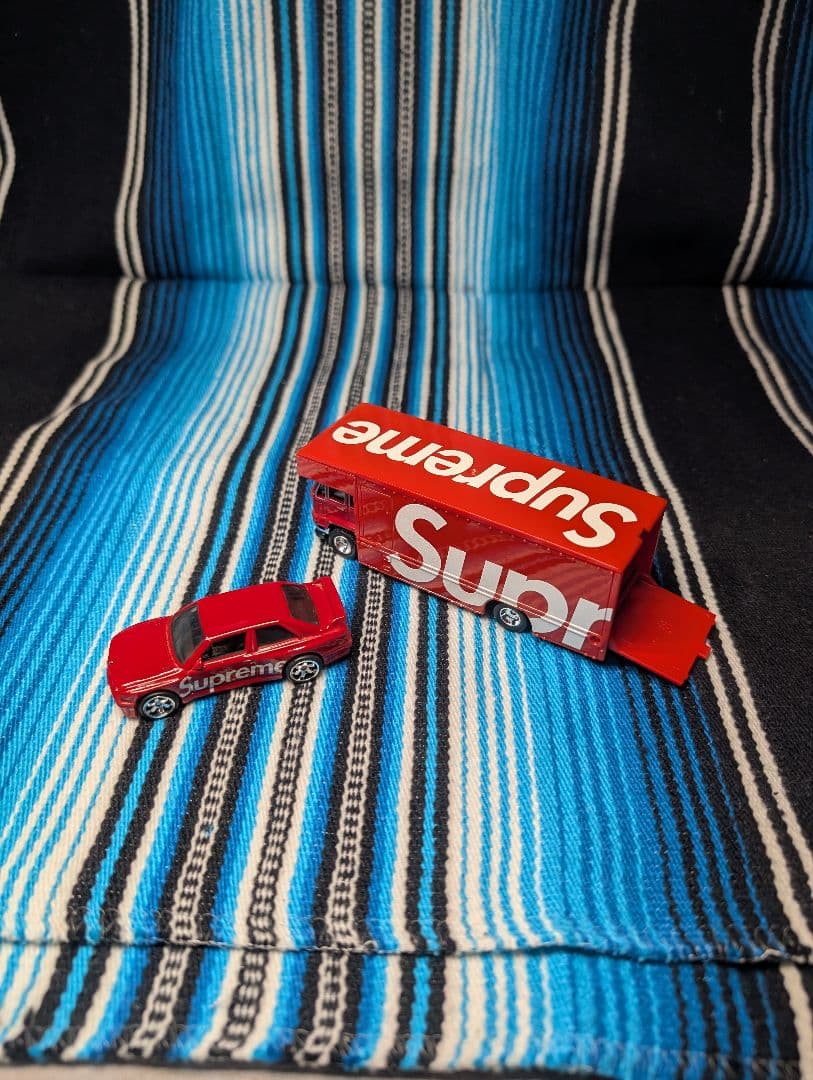 Supreme Hot Wheels Fleet Flyer ミニカー 