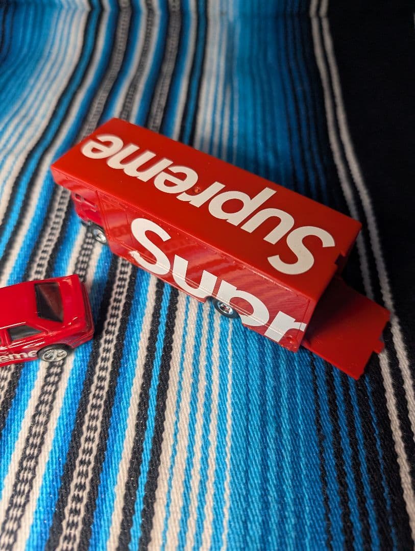 Supreme Hot Wheels Fleet Flyer ミニカー 