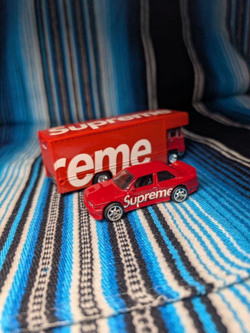 Supreme Hot Wheels Fleet Flyer ミニカー 