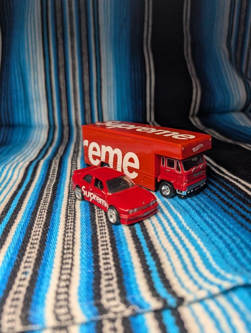 Supreme Hot Wheels Fleet Flyer ミニカー 