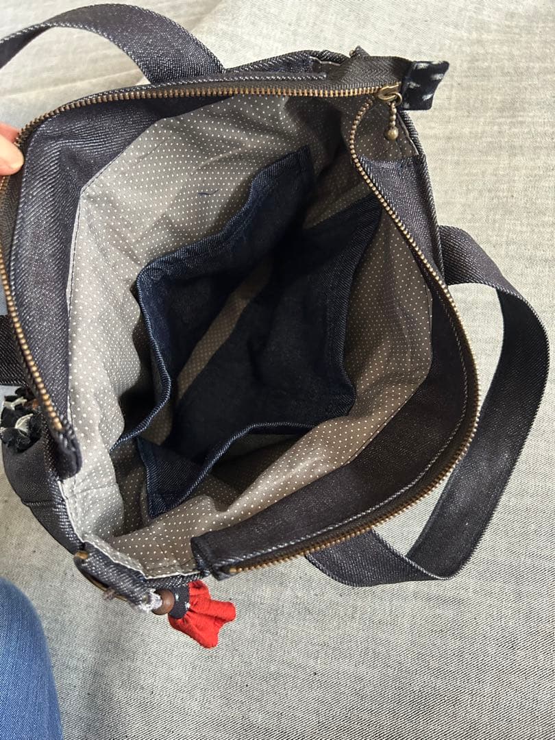 岡山デニムと古布　手作り　渦巻きギャザーフリルトートバッグ　ファスナーあき