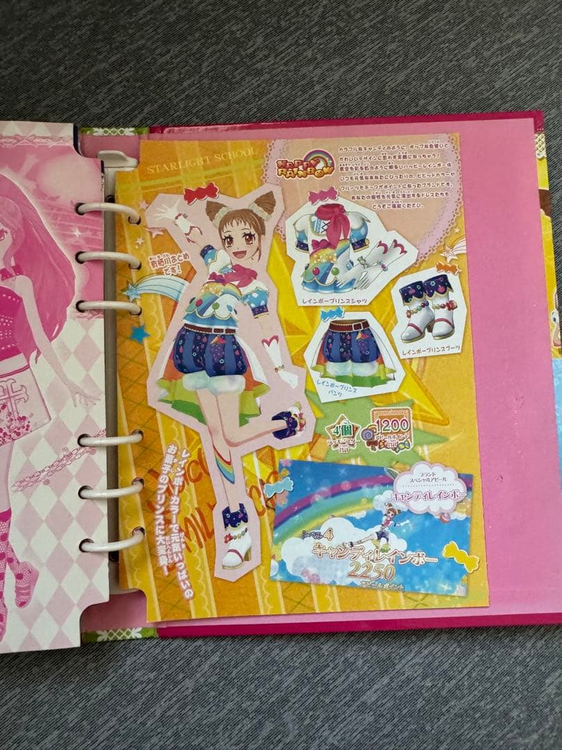 アイカツ！初期　希少レアバインダーandカード80枚入り