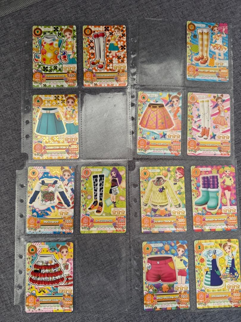 アイカツ！初期　希少レアバインダーandカード80枚入り