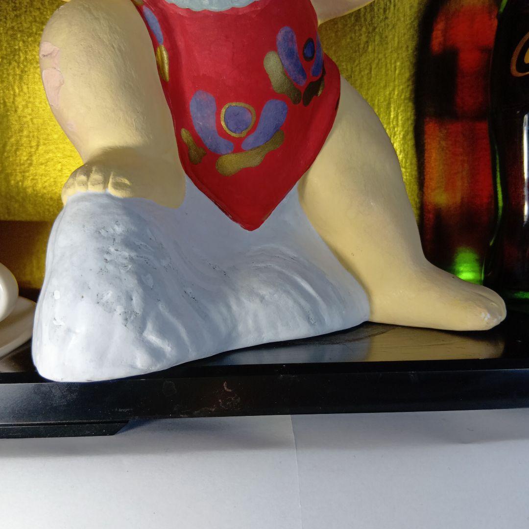 力士のフィギュア 青い桶