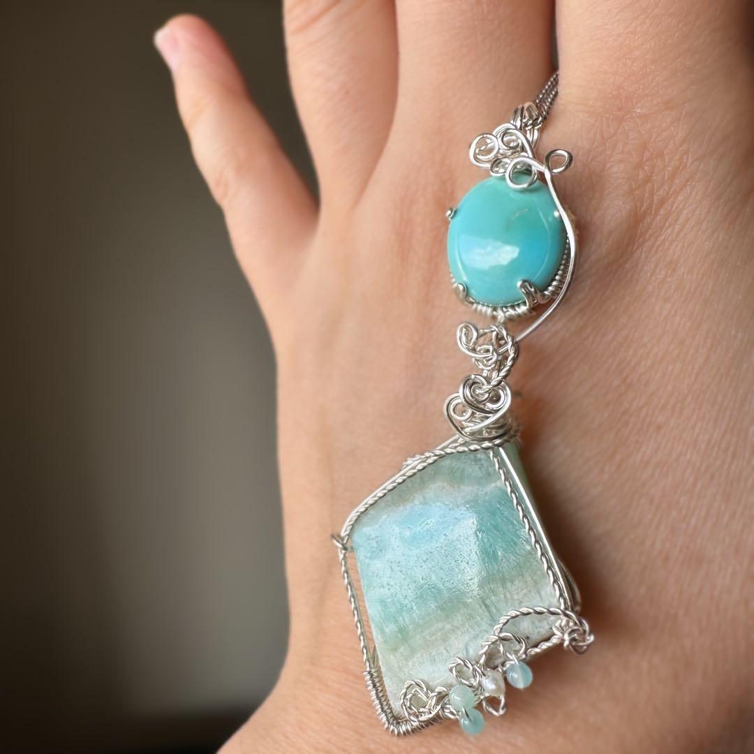 カリビアンブルー・カルサイトとターコイズ のワイヤージュエリー