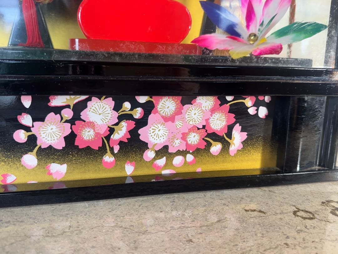 羽子板ガラスケース入り　オルゴール付き