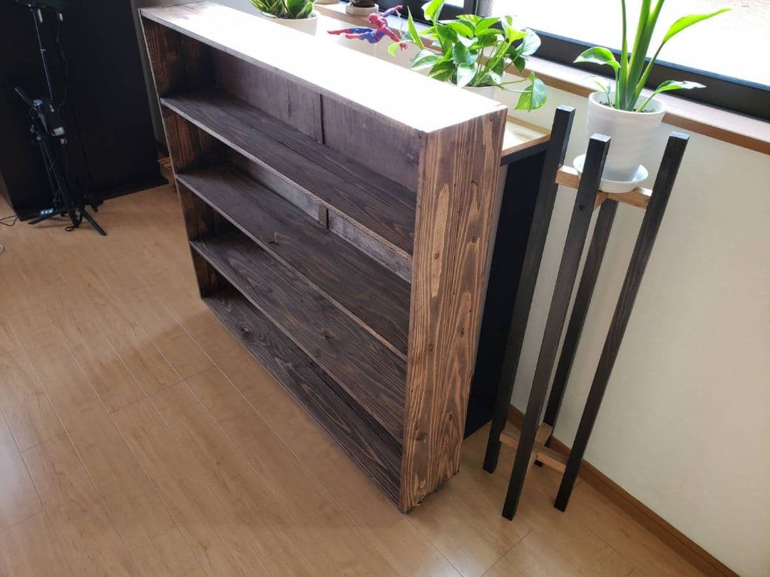 天然材を使用した古材風　本棚　マガジンラック