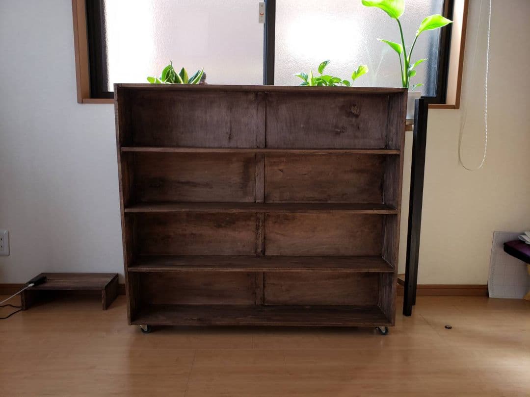 天然材を使用した古材風　本棚　マガジンラック