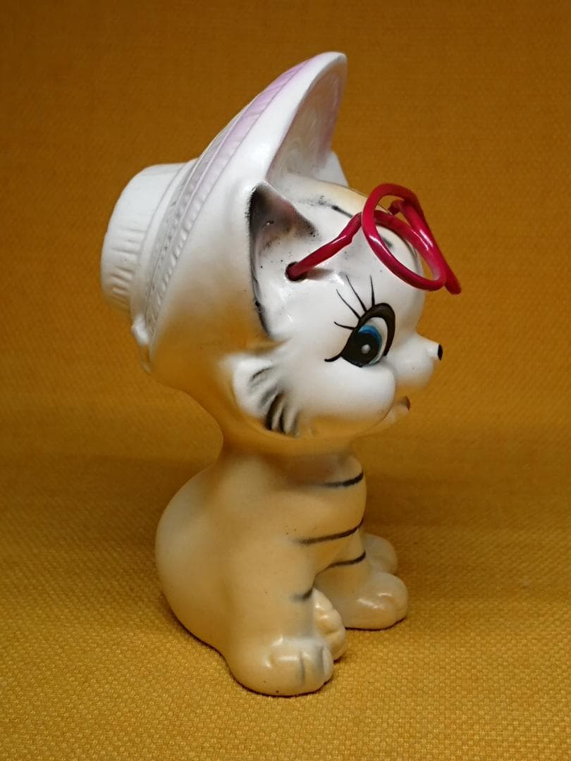 ネコ　猫　白猫　陶器　オブジェ　置物　インテリア　工芸品　美術品　A3326