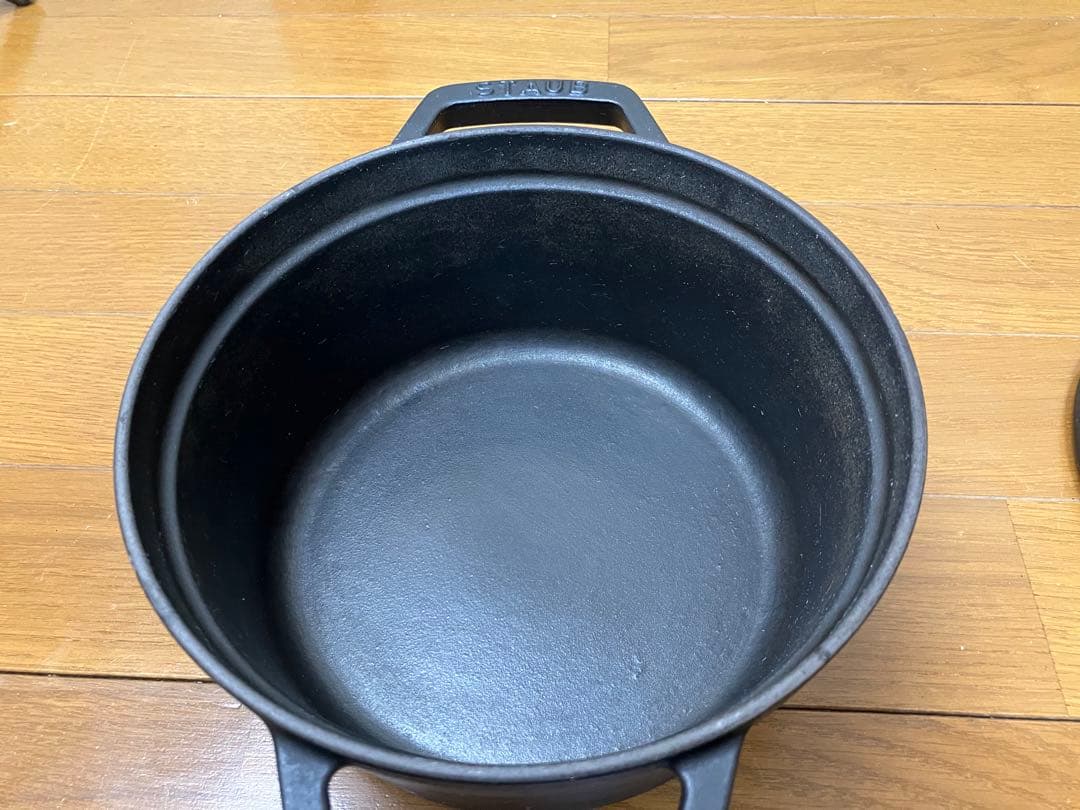 ストウブ  ココット　ラウンド　20cm 黒