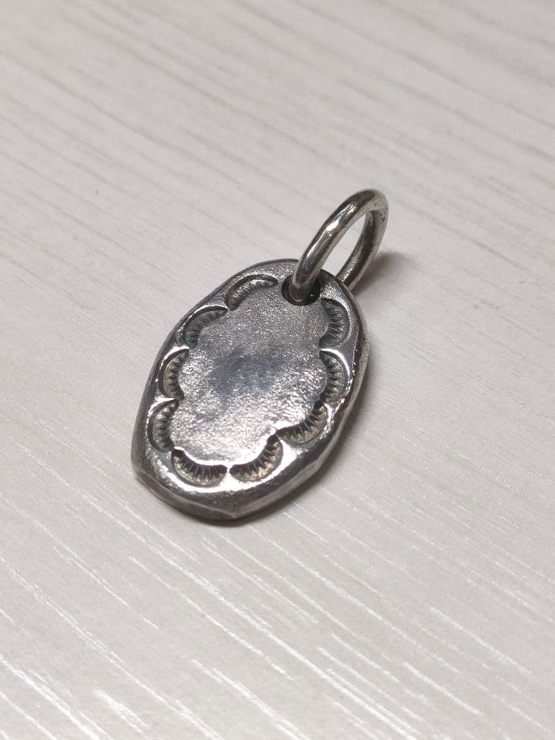 シルバー925製ナバホスタンプオーバルペンダント　22✕19㌢　16.3㌘