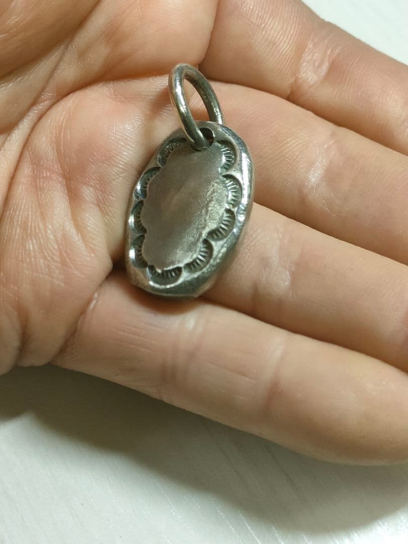 シルバー925製ナバホスタンプオーバルペンダント　22✕19㌢　16.3㌘