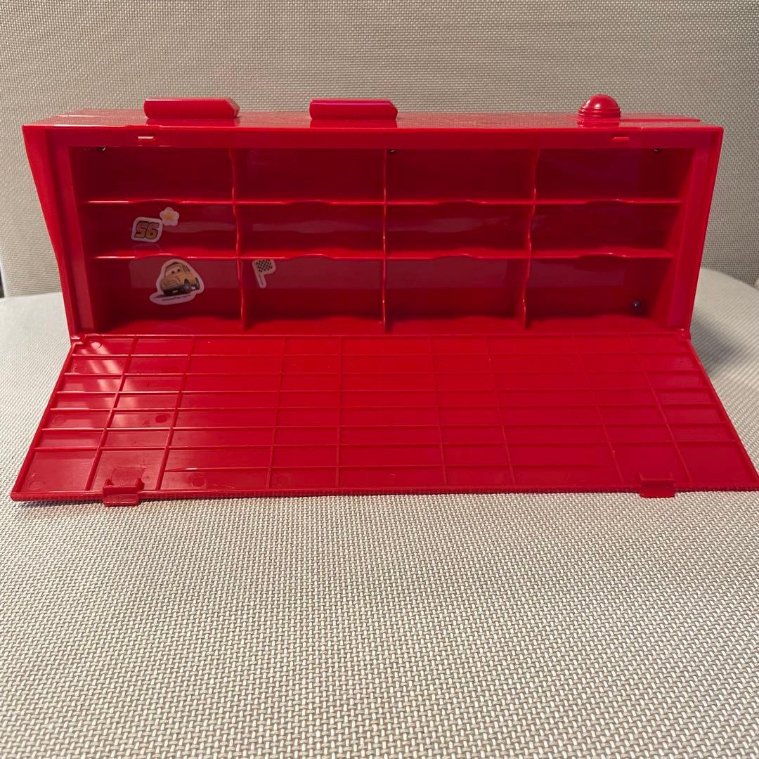 【廃盤】トミカ カーズ　たくさんのせよう! 大きなマック トレーラー 24台収納