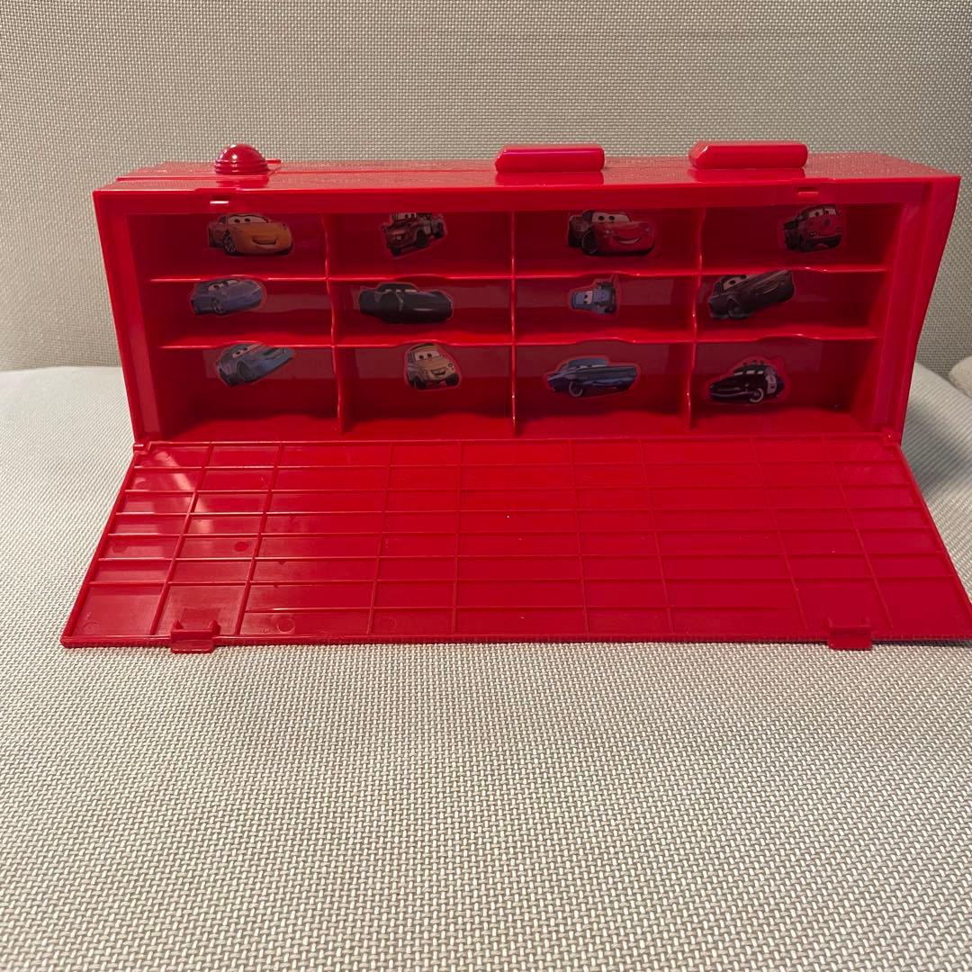 【廃盤】トミカ カーズ　たくさんのせよう! 大きなマック トレーラー 24台収納