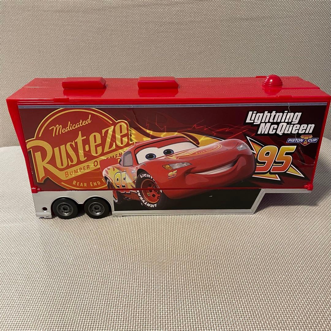 【廃盤】トミカ カーズ　たくさんのせよう! 大きなマック トレーラー 24台収納