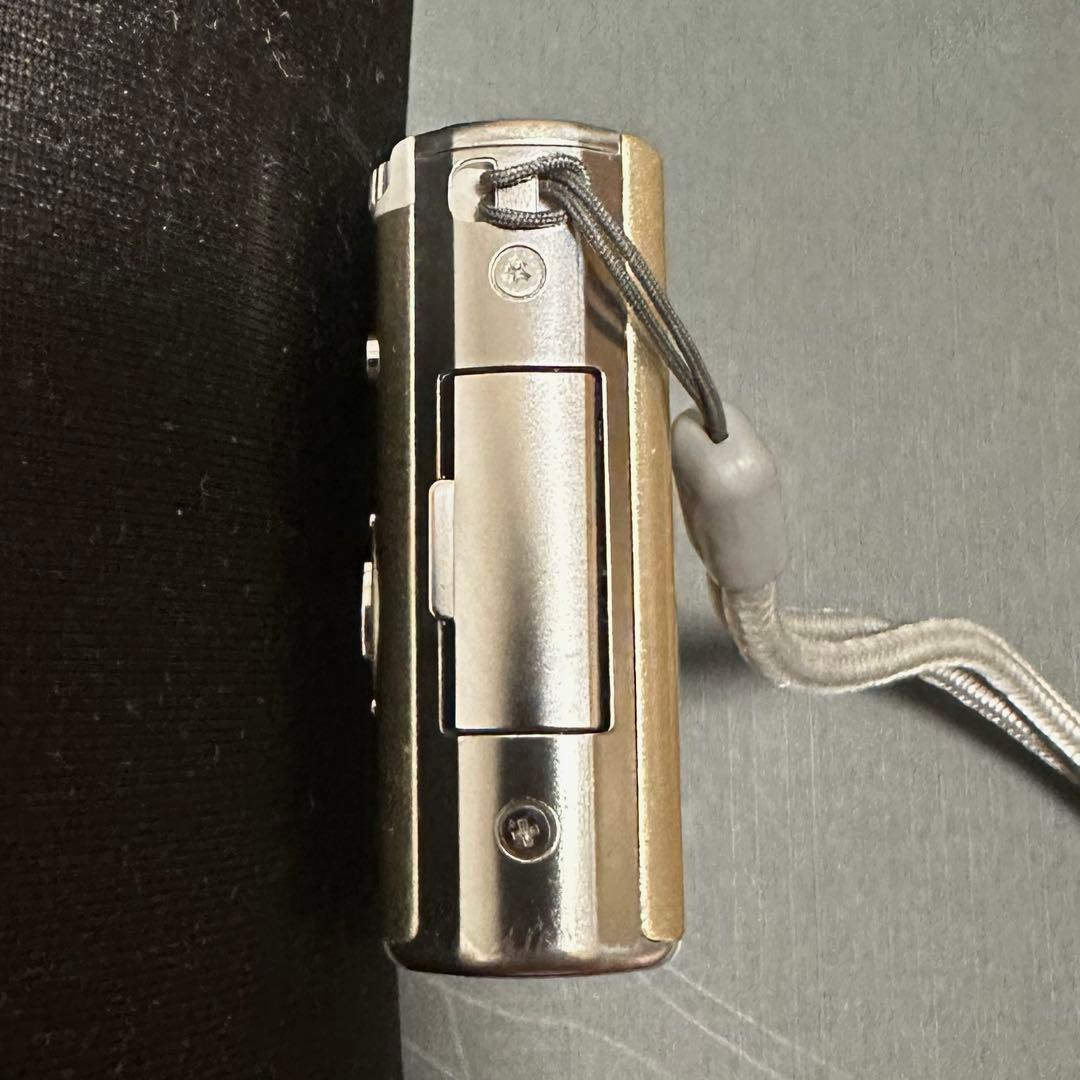 Panasonic LUMIX DMC-FX40 ゴールド